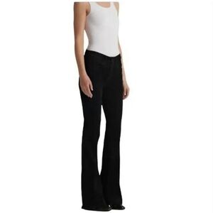 Free People Wide Flared Leg Jeans
Tagged size 28 waist.